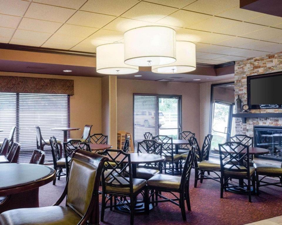 Comfort Suites Starkville Exterior foto