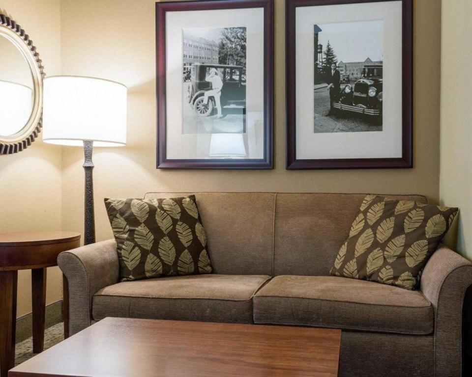 Comfort Suites Starkville Exterior foto